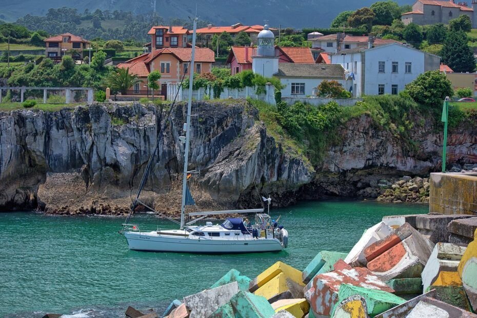 alquilar barco en Llanes, Asturias